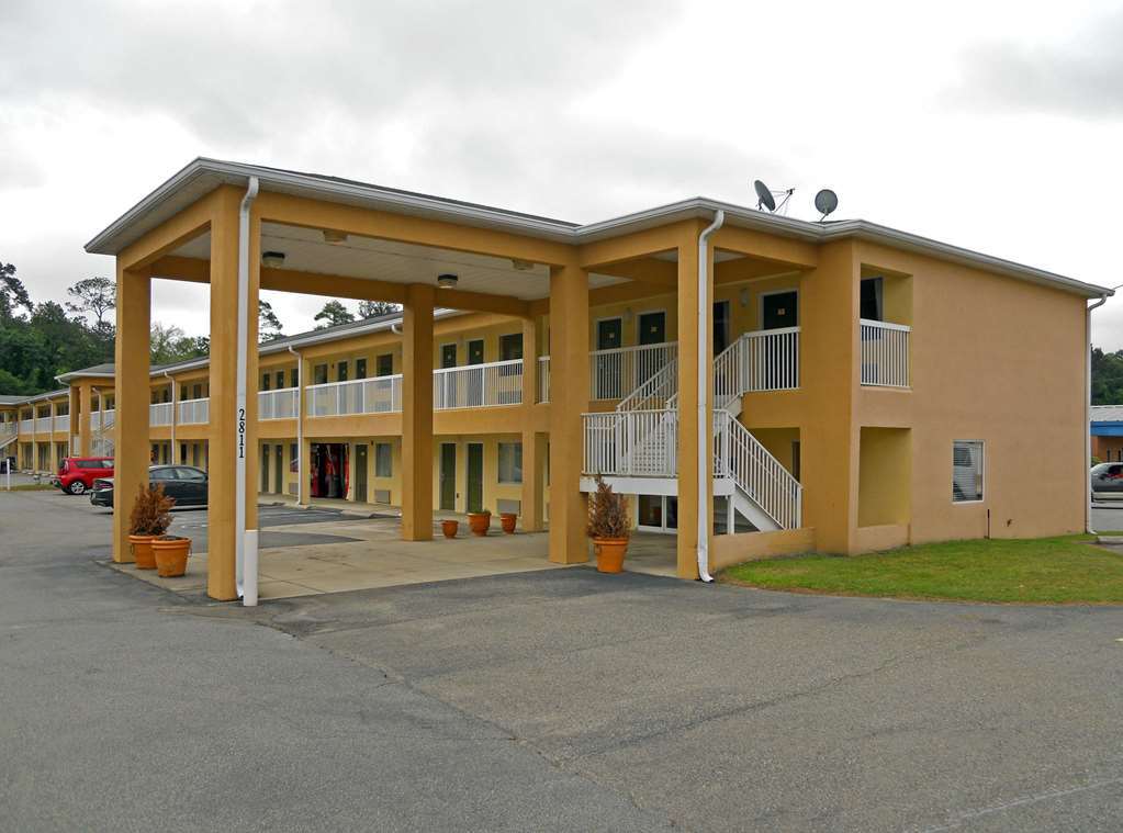 Red Roof Inn Valdosta - University Bagian luar foto